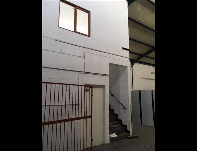 448M² WAREHOUSE RENTED IN DIEP RIVER